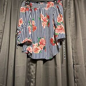 Off the shoulder three-quarter sleeve